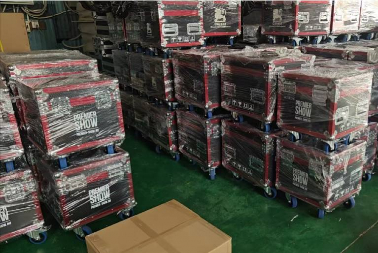 Почему профессионалы (прокатчики и инсталляторы) сейчас массово переходят на сценические цепные электрические лебедки Coreat 