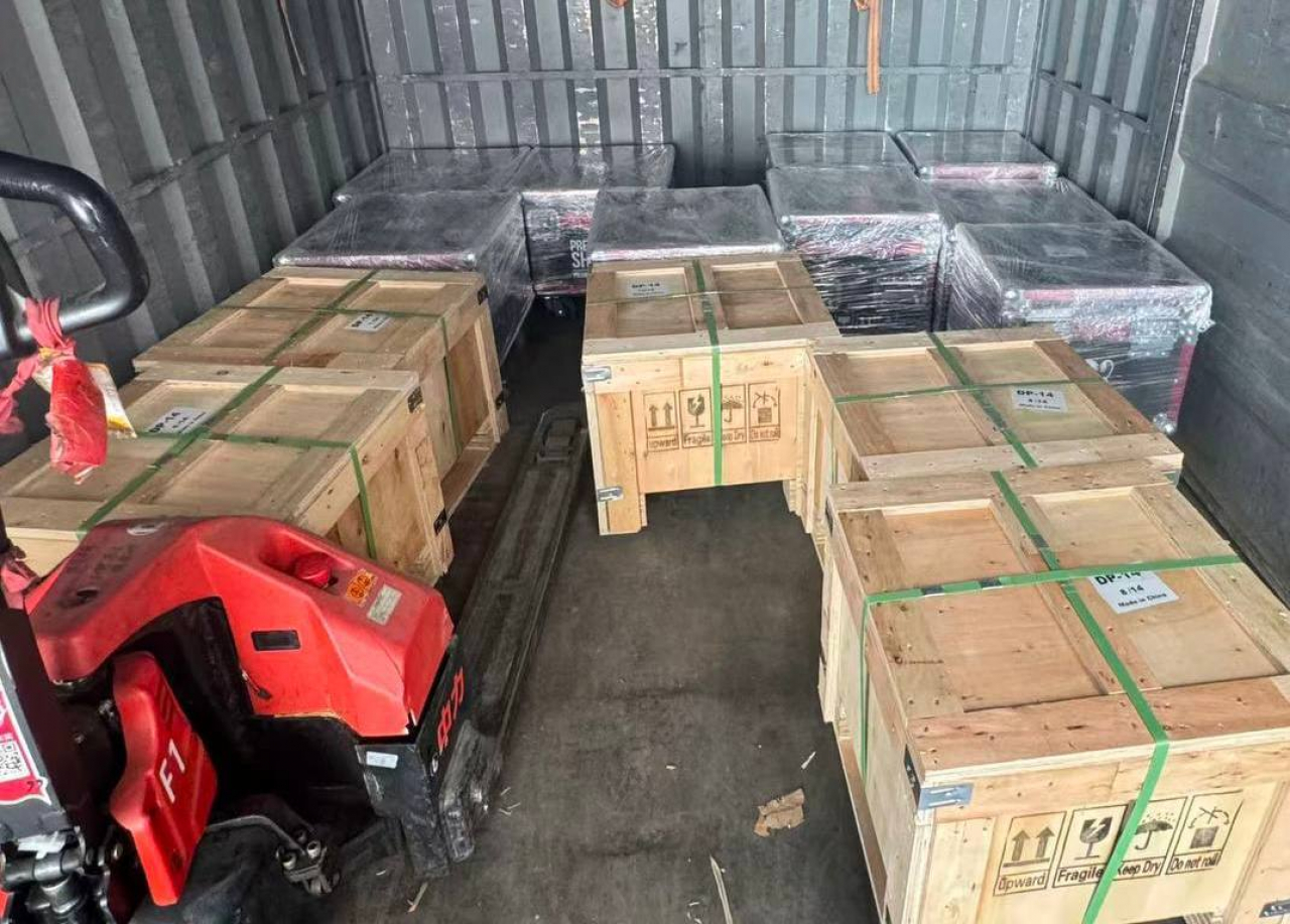 Новая поставка цепных электрических лебедок Coreat едет в Москву и Новосибирск для продажи